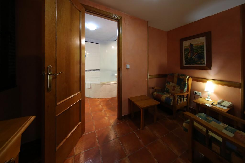 Hotel Rural Ocell Francoli Espluga de Francolí Exterior foto